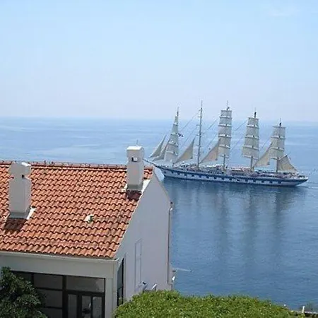 Gigi - Two Bedroom With Terrace And Sea View Apartment