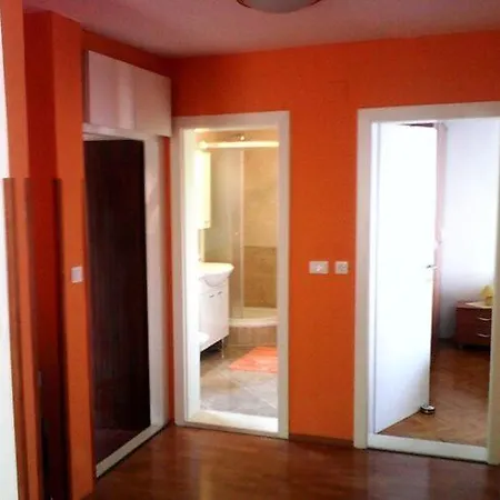 Gigi - Two Bedroom With Terrace And Sea View Apartment