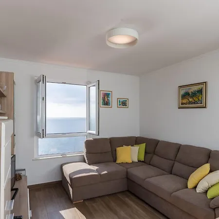 Gigi - Two Bedroom With Terrace And Sea View Apartment